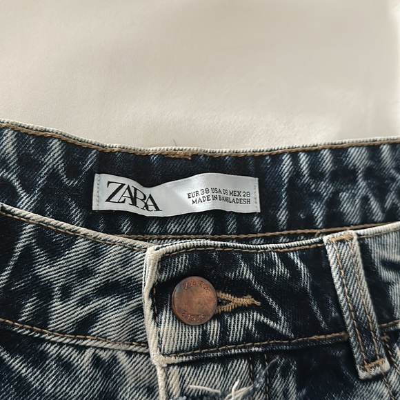 Zara denim shorts size 6 - Picture 3 of 3
